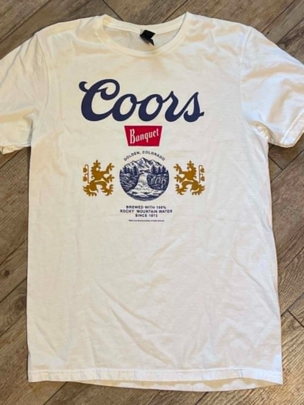 GILDAN Coors Graphic Short Sleeve Shirt, Size S